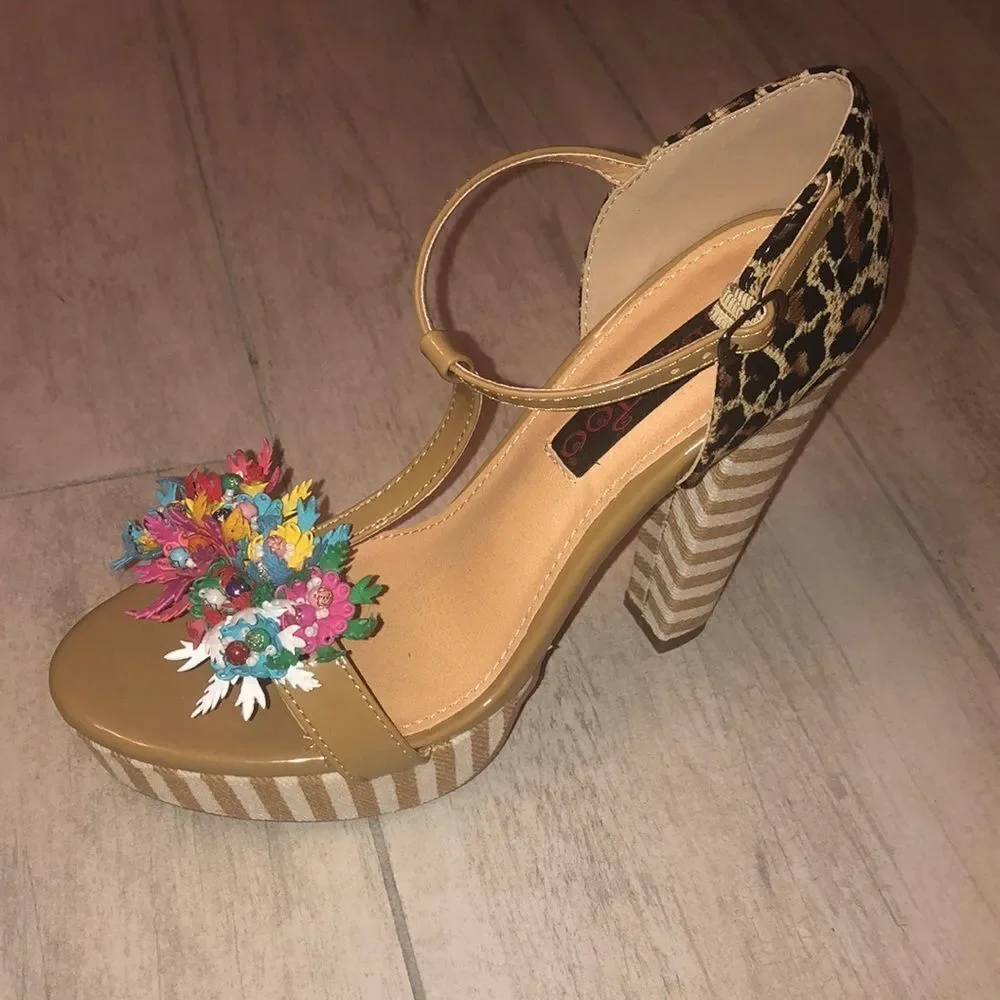 Multi color beaded chunky heels - Picture 3 of 8